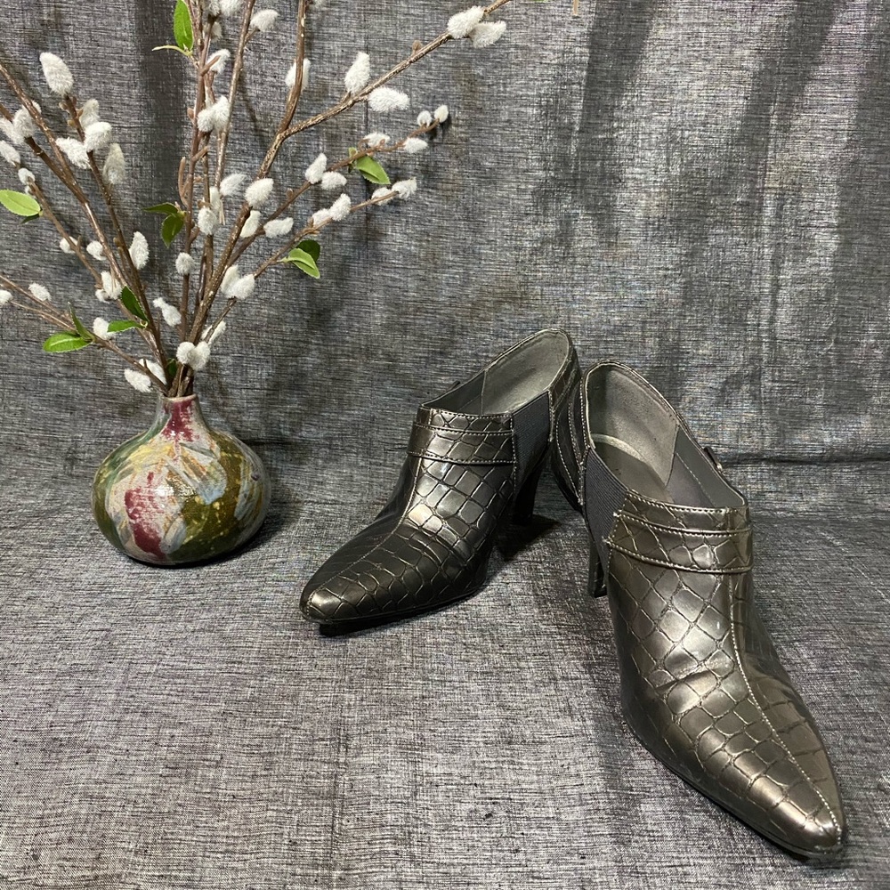 Kelly & Katie ankle boots